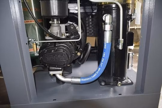 7,5 kW/10 PS integrierter Kompressor mit 300 l Lufttank Vier